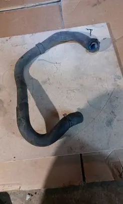 Engine coolant pipe/hose
