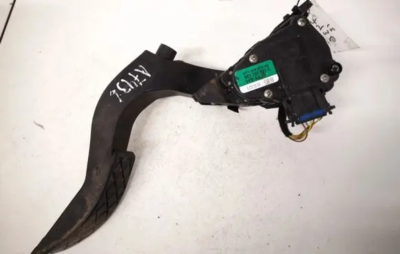 Audi A4 S4 B7 8E 8H Accelerator throttle pedal 8e1721523c 6pv008375-05