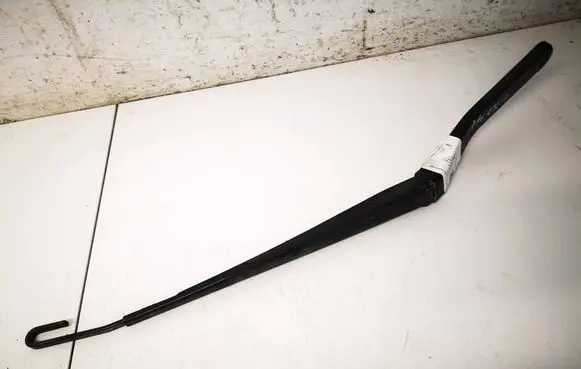 BMW X5 E53 Front wiper blade arm 8245372