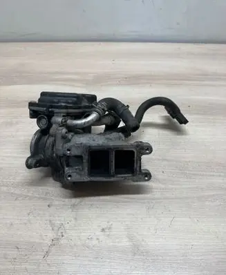 Volkswagen PASSAT B8 Throttle valve 04L128063R 04L128089R