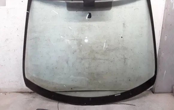 Peugeot 207 Front windscreen/windshield window