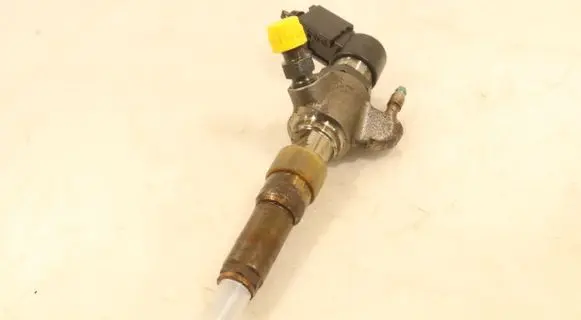 Volvo V40 Fuel injector 9802448680