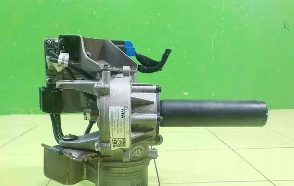Fiat 500L Power steering pump A0038282J
