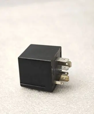 Skoda Octavia Mk1 (1U) Other relay 1U0941243C AEV0306
