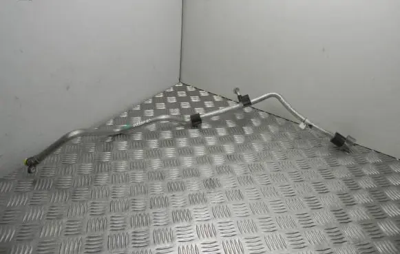 Air conditioning (A/C) pipe/hose