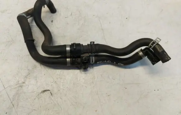 Volvo XC40 Engine coolant pipe/hose 31686818