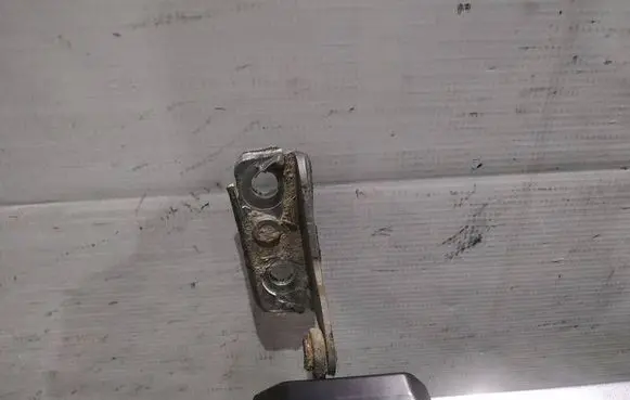Honda CR-V Tailgate/trunk/boot hinge 