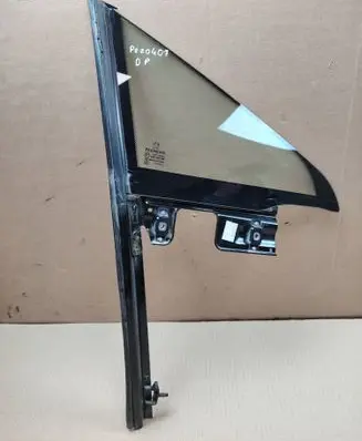 Peugeot 407 Front vent window/glass (coupe) 43R001596