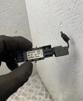 Jeep Grand Cherokee (WK) Airbag deployment crash/impact sensor 04896173AA 3246303609