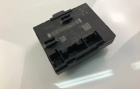 Volkswagen PASSAT B6 Other control units/modules 5Q0959595E