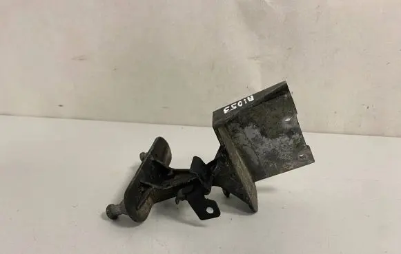 Mercedes-Benz C W203 ABS pump bracket A2034310240