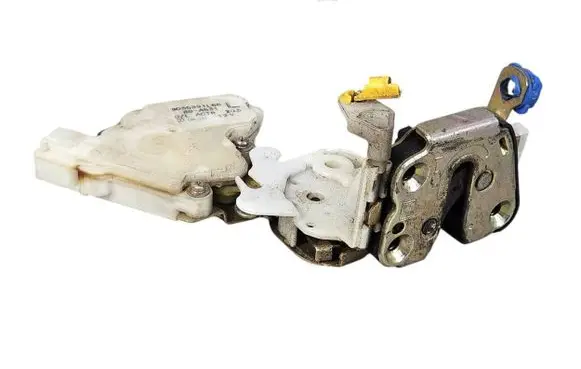 Nissan Terrano Front door lock 8055391L66