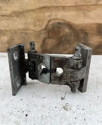 Volvo XC90 Front door upper hinge