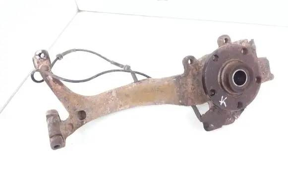 Front wheel hub spindle knuckle