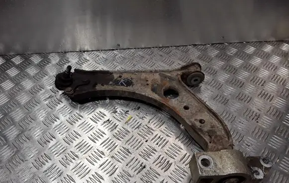 Volkswagen Golf V Front lower control arm/wishbone