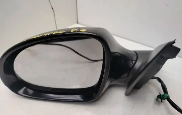 Volkswagen PASSAT B6 Front door electric wing mirror 12L32