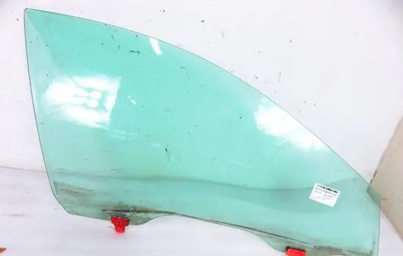Nissan Maxima A34 Front door window glass four-door DOT467MO45