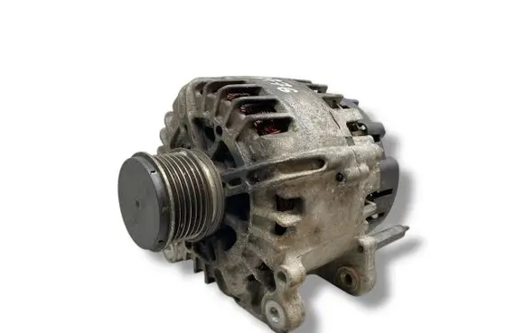 Volkswagen PASSAT B6 Generator/alternator 03L903023E
