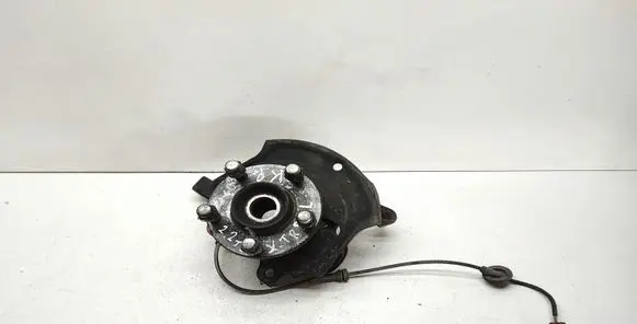 Nissan X-Trail T30 Front wheel hub spindle knuckle