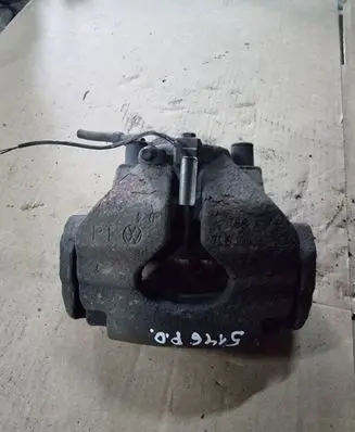 Volkswagen Touareg I Front brake caliper 7L6106D