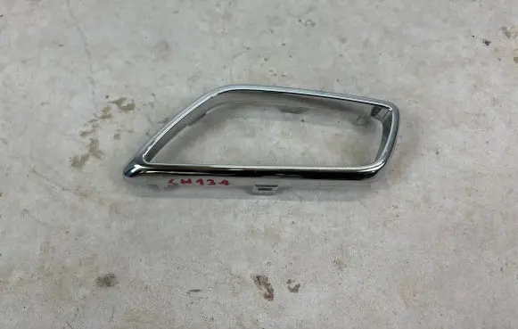 Rear bumper trim bar molding
