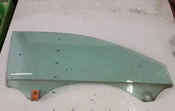 Audi A3 S3 8P Sliding door window/glass 
