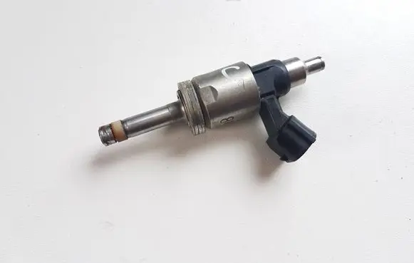 Subaru Forester SK Fuel injector 16611AB040