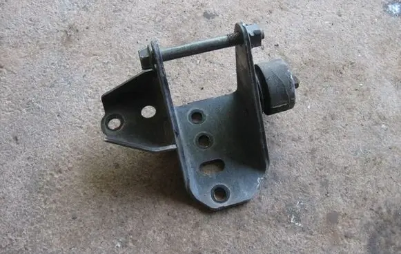 Toyota Avensis T250 Engine mounting bracket