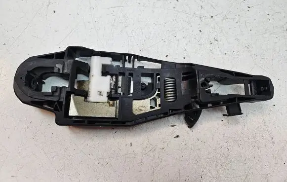 Citroen DS5 Rear door exterior handle/bracket 9686433680