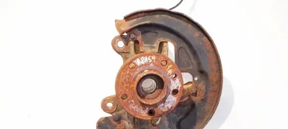 Volvo V70 Front wheel hub