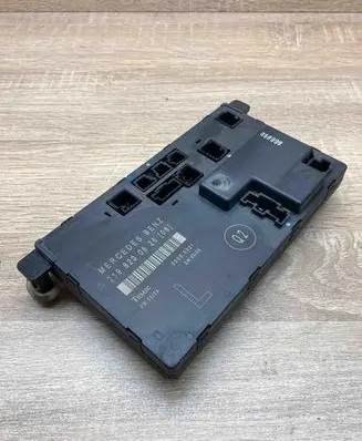 Mercedes-Benz CLS C219 Door control unit/module 2198200626