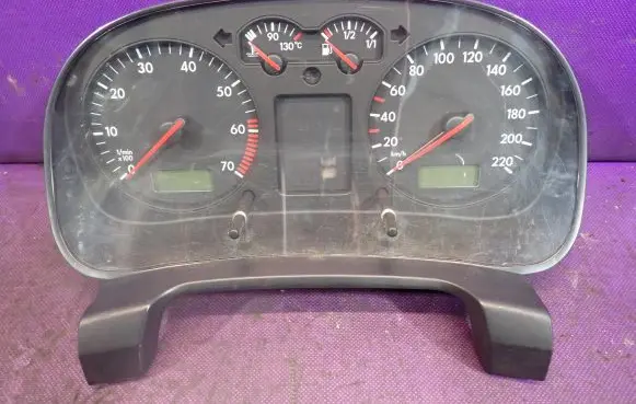 Volkswagen Golf IV Speedometer (instrument cluster) 1J0919861