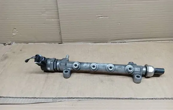 Skoda Octavia Mk3 (5E) Fuel main line pipe 057130764AB 11472751 0281006075