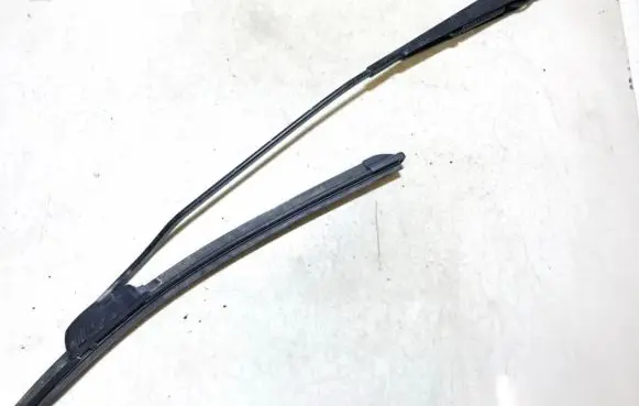 Volkswagen PASSAT B5 Front wiper blade arm 3b1955410