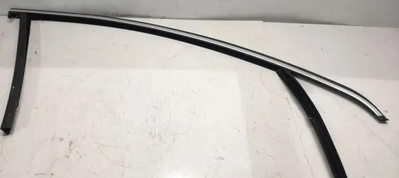 Volvo V60 Front door glass trim molding 31347534 31299357