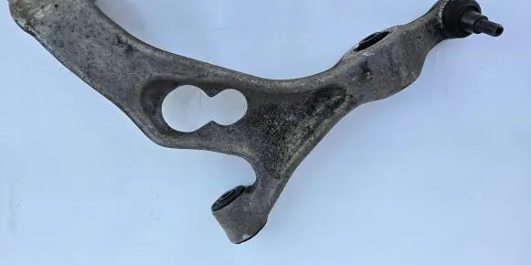 Audi Q7 4L Front lower control arm/wishbone 7L0407182