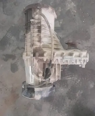 Gearbox transfer box case
