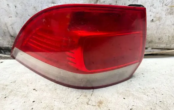 Volkswagen Golf V Rear/tail lights 05001H0M01L