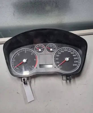 Ford Focus Speedometer (instrument cluster) 4M5T10849GM