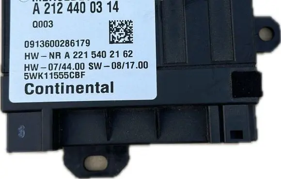 Mercedes-Benz E W212 Fuel injection pump control unit/module A2124400314 5WK11555CBF 0913600286179
