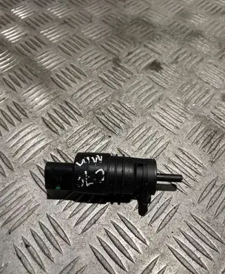 BMW X5 E70 Windscreen/windshield washer pump 6934160