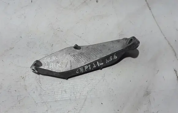 Renault Captur II Generator/alternator bracket 117110747R