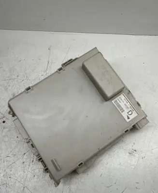 Lexus GS 300 350 430 450H Fuse module 8267030230 5F300550 9460