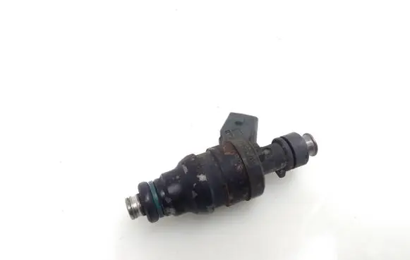 Mercedes-Benz E W124 Fuel injector 0280155209 0000787323
