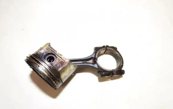 Subaru Impreza I Piston with connecting rod