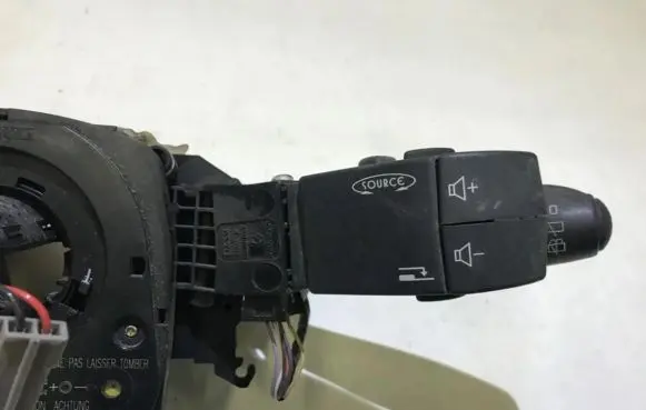 Multifunctional control switch/knob