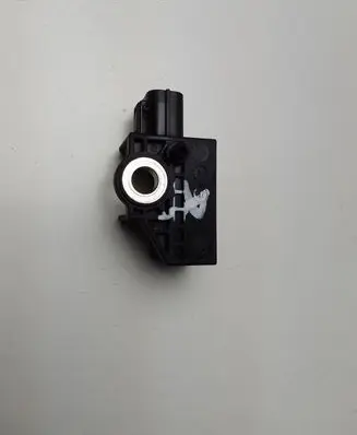 Honda CR-V Bonnet Pedestrian Airbag Actuator 77970T2AA010