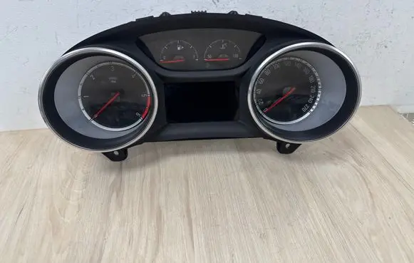 Opel Astra K Speedometer (instrument cluster) 39042931 175597137