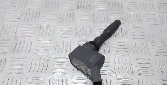 Volkswagen Jetta USA High voltage ignition coil 04E905110M