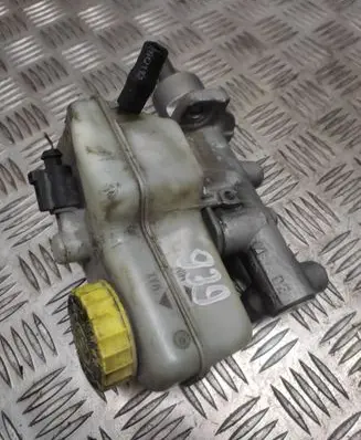 Skoda Fabia Mk1 (6Y) Master brake cylinder X5617